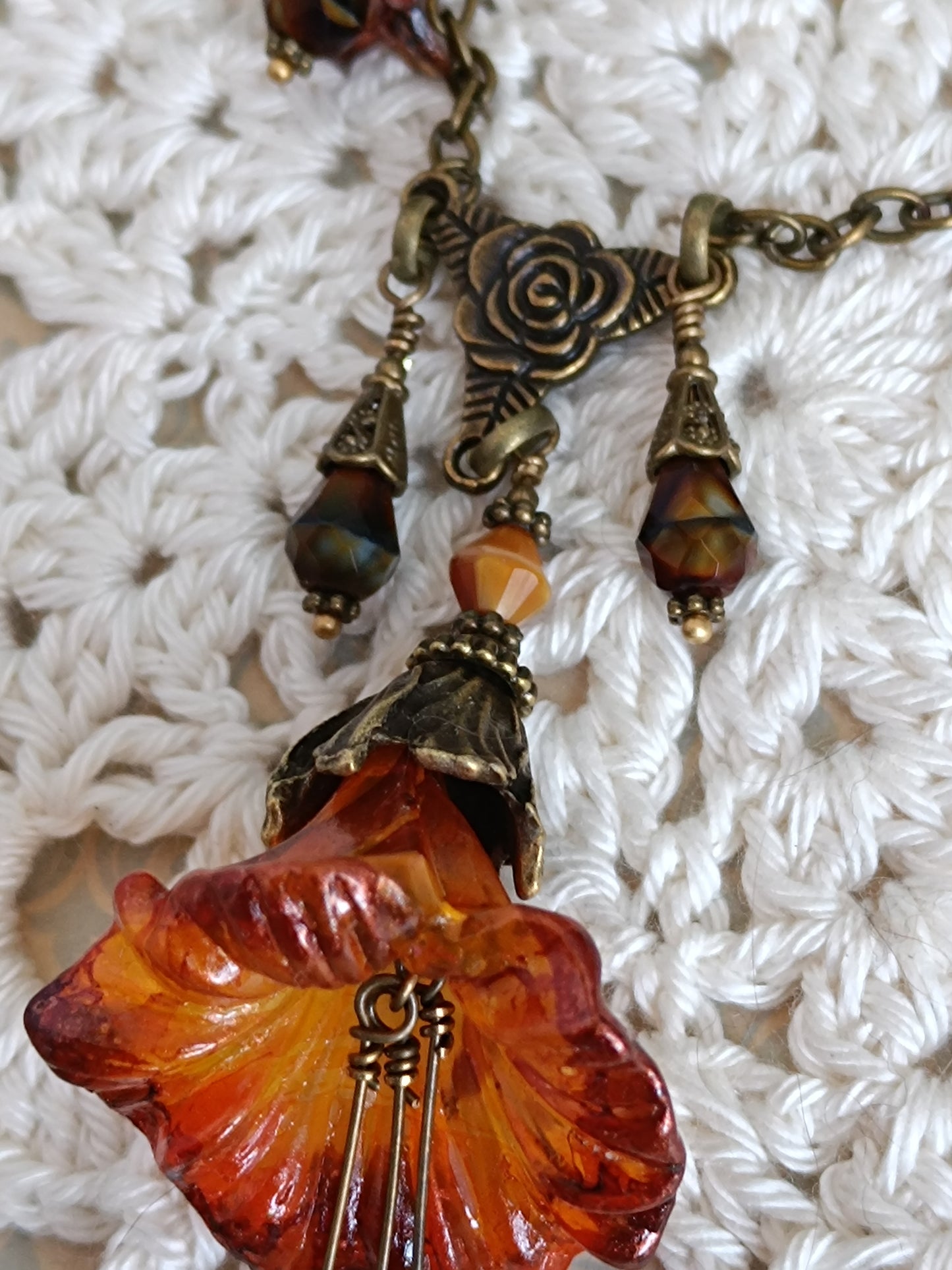 Collier Rosée Féérique  Lucite Vintage Perles Tchèque Bronze