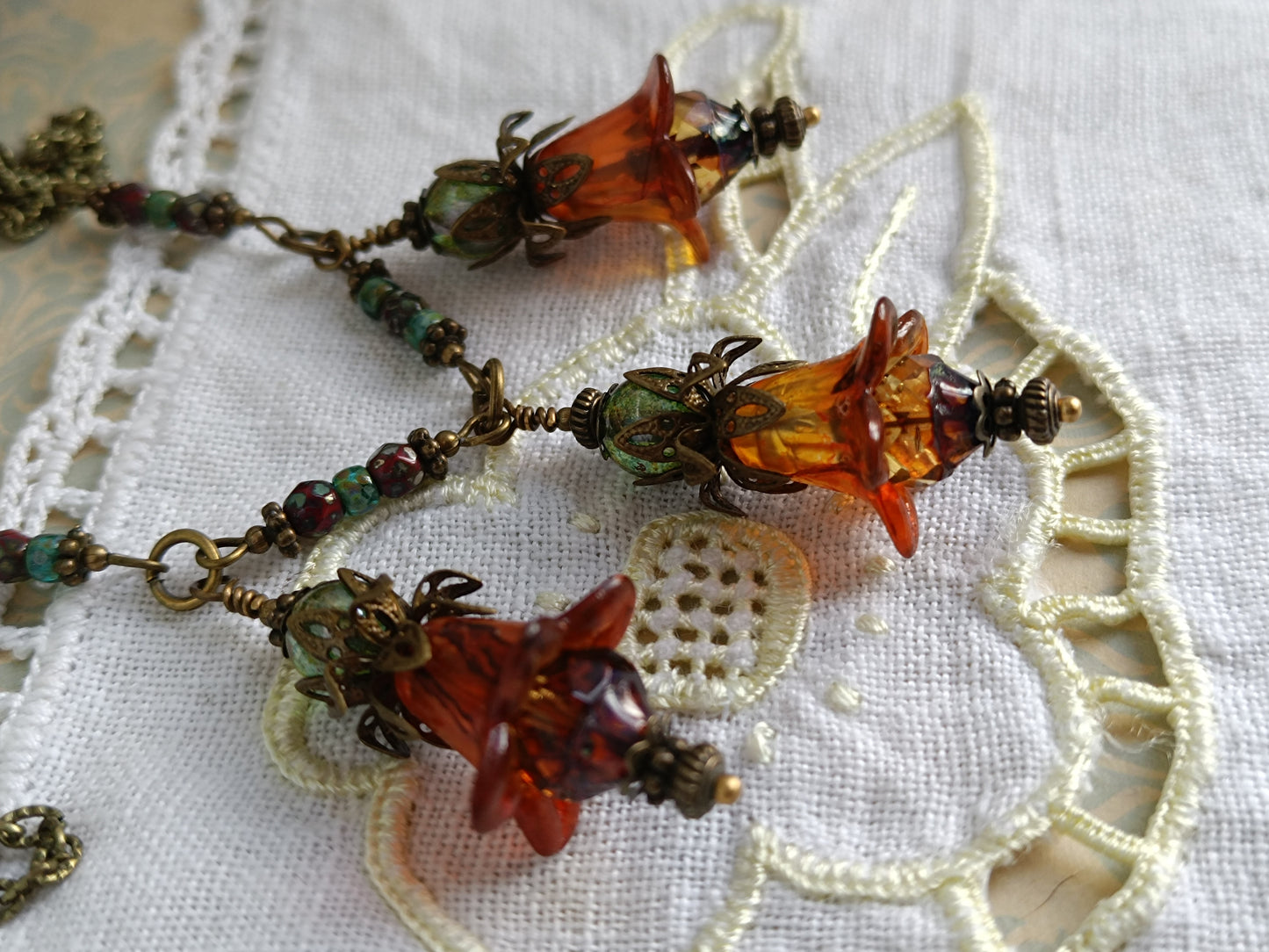 Collier Jardin Secret - Fleurs de Lucite et Perles Picasso Bronze