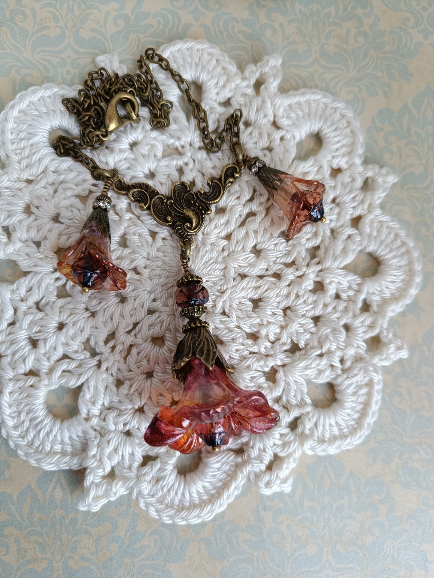 Collier Trio de Fleurs  Lucite Vintage Perles Tchèque Bronze
