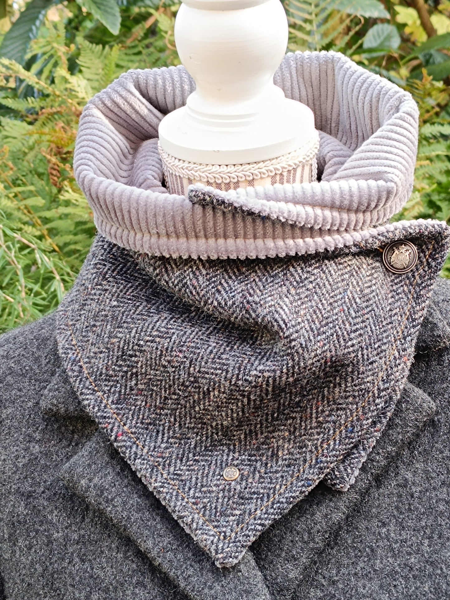 Cache col Tweed Velours - Bouton Vintage Argenté