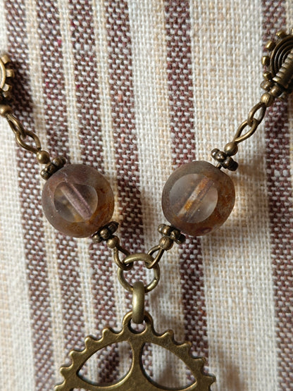Collier Steampunk Chapelet Perles de Verre Tchèque Pendentif Cabochon Vert Résine Époxy Bronze Artisanal