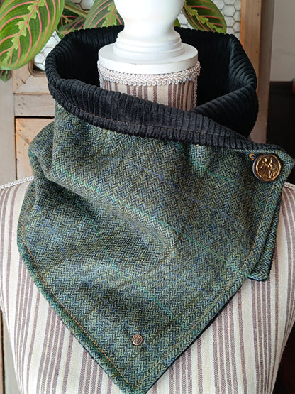 Tour de cou tweed celtique bleu vert doublé velours vert dark bouton blason héraldique vintage