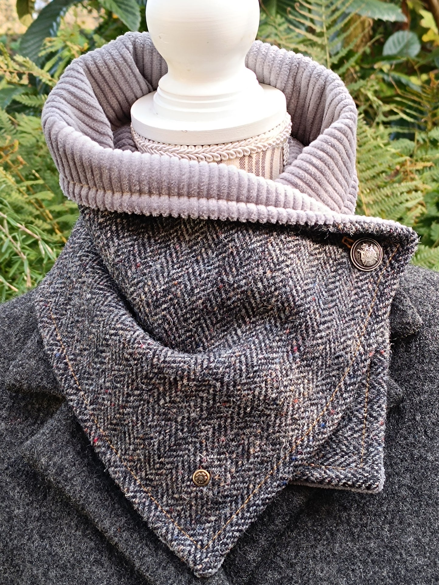 Cache col Tweed Velours - Bouton Vintage Argenté