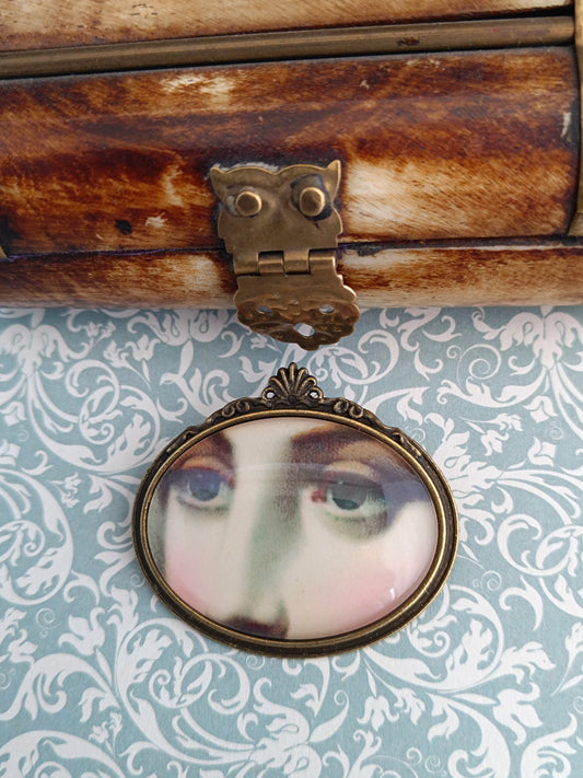 Broche cabochon verre oeil , original style cabinet de curiosités victorien
