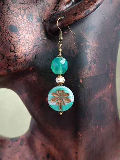 Boucles d'oreilles pendantes perles de verre tchèque asymétriques style bohème mystérieux