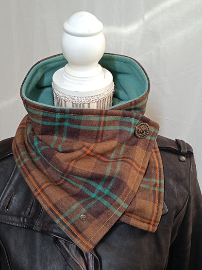 Écharpe boutonnée col bénitier tartan doublé polaire et bouton vintage