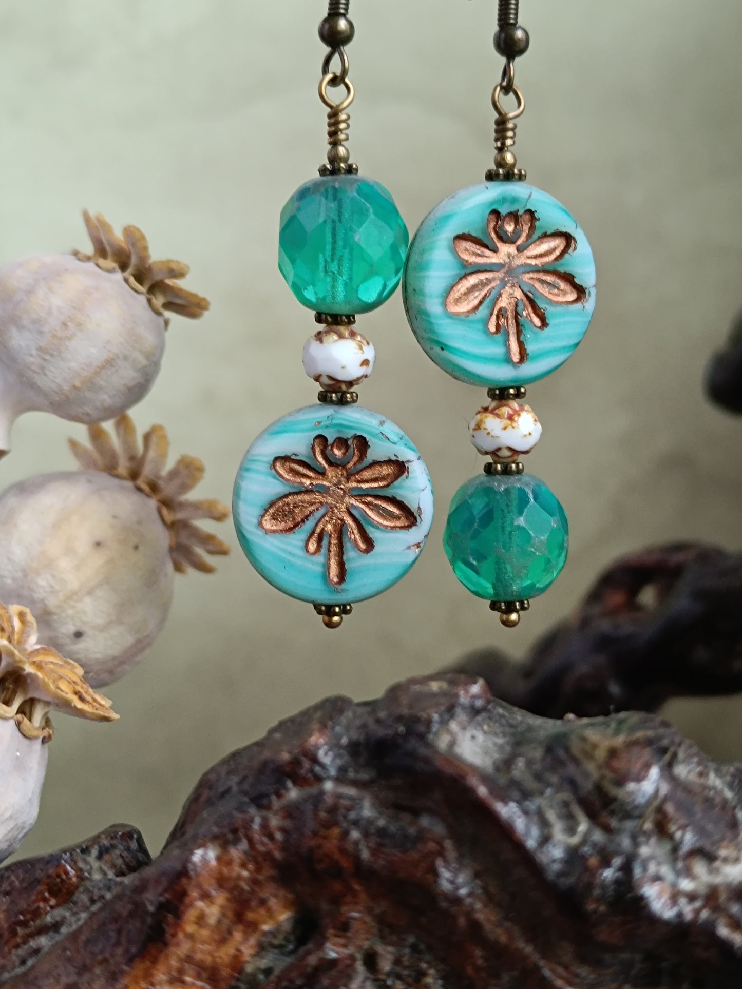 Boucles d'oreilles pendantes perles de verre tchèque asymétriques style bohème mystérieux