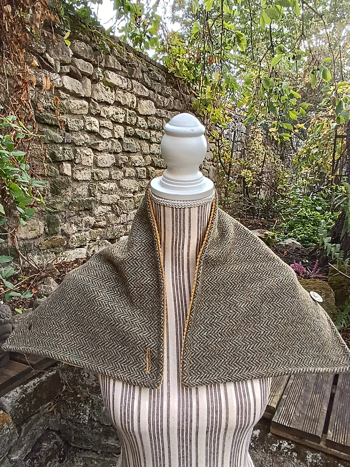 Tour de cou en tweed celtique doublé de velours côtelé bouton Poséidon