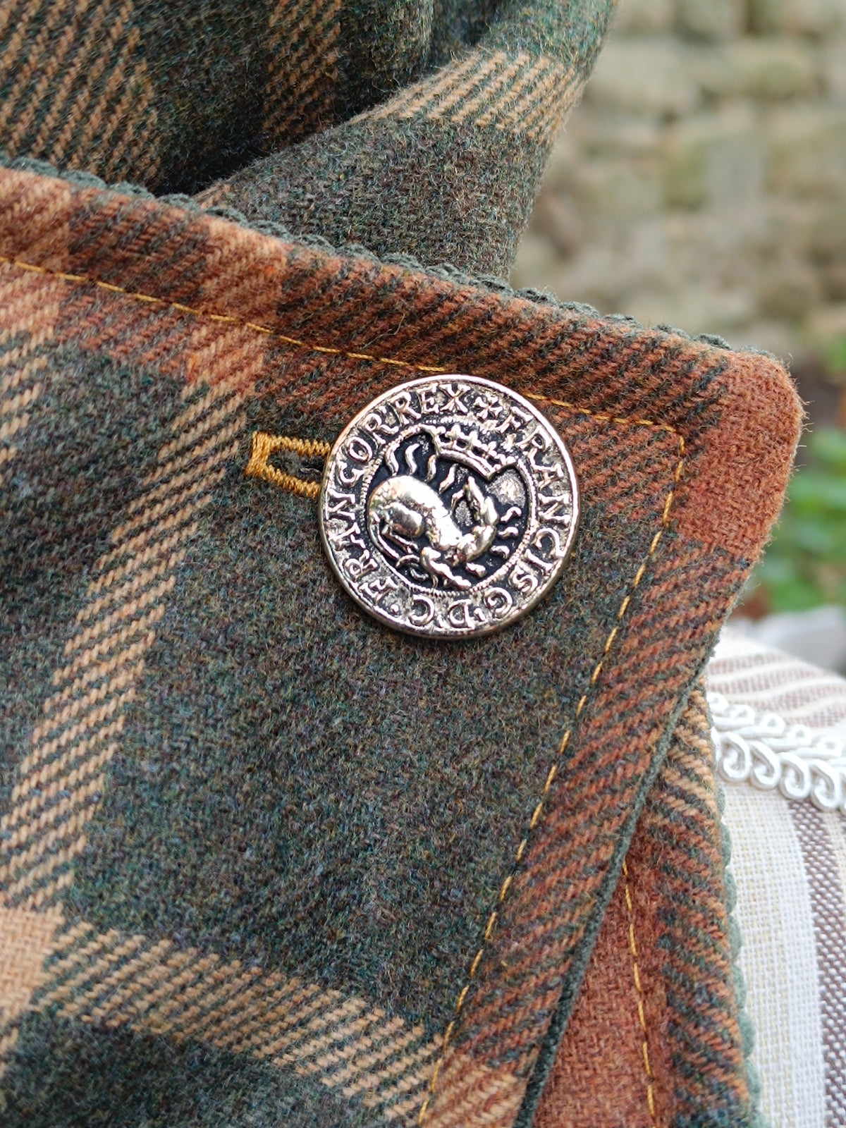 Tour de cou tartan écossais doublé de velours côtelé kaki bouton dragon vintage