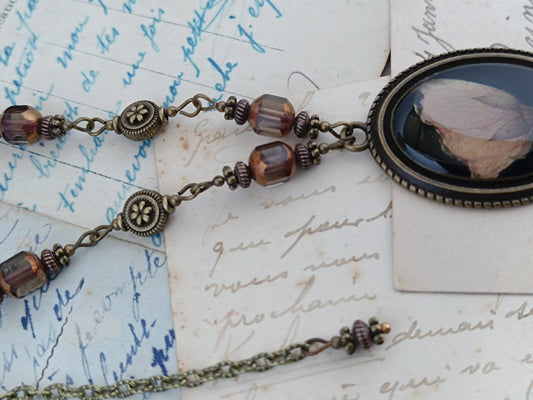 Collier grand pendentif Cottagecore Dark Floral - Pendentif Botanique (4 x 2,8 cm)