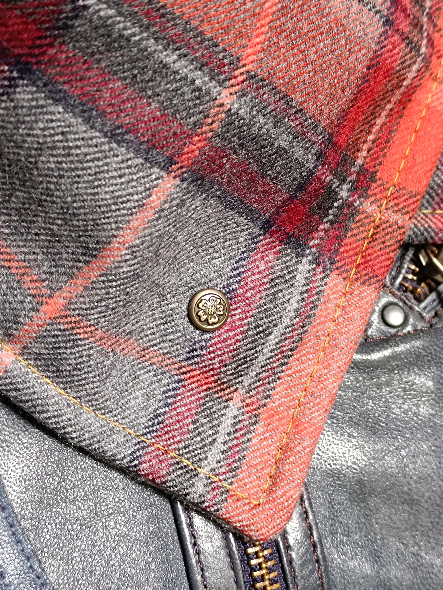 Tour de cou tartan laine doublé polaire - Bouton métal nacre et détail bronze
