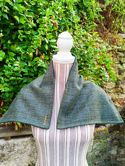 Tour de cou tweed celtique doublé velours et bouton vintage métal et nacre