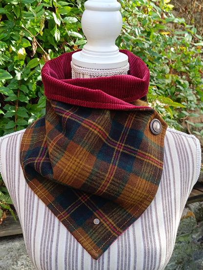 Tour de cou tartan laine bleu canard ocre marron doublé velours bordeaux et bouton vintage métal et nacre