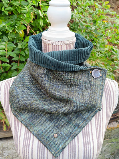 Tour de cou tweed celtique doublé velours et bouton vintage métal et nacre