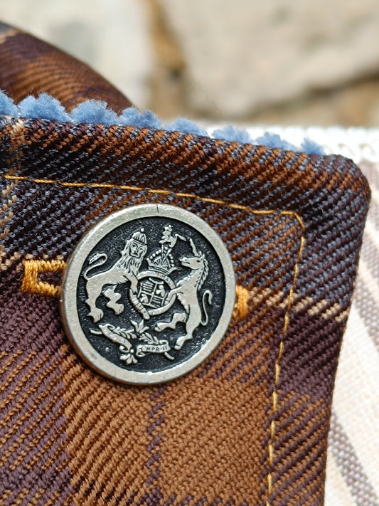 Tour de cou tartan pure laine velours côtelé bleu et bouton vintage blason licorne