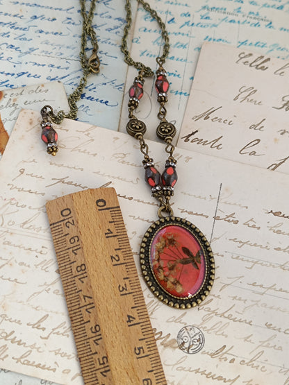 Pendentif Botanique Dark Floral Fleurs Séchées Résine Bronze Antique Pièce Unique