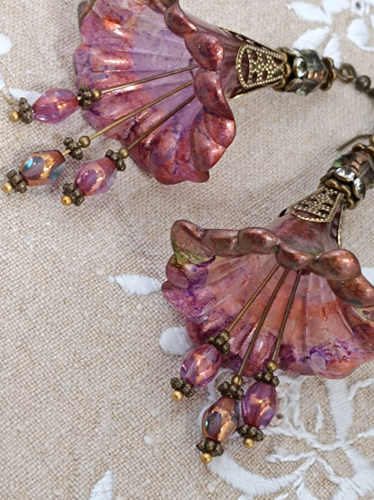 Boucles d'Oreilles Pendantes Féeriques Vertes et Violettes Perles Verre Tchèque XXL