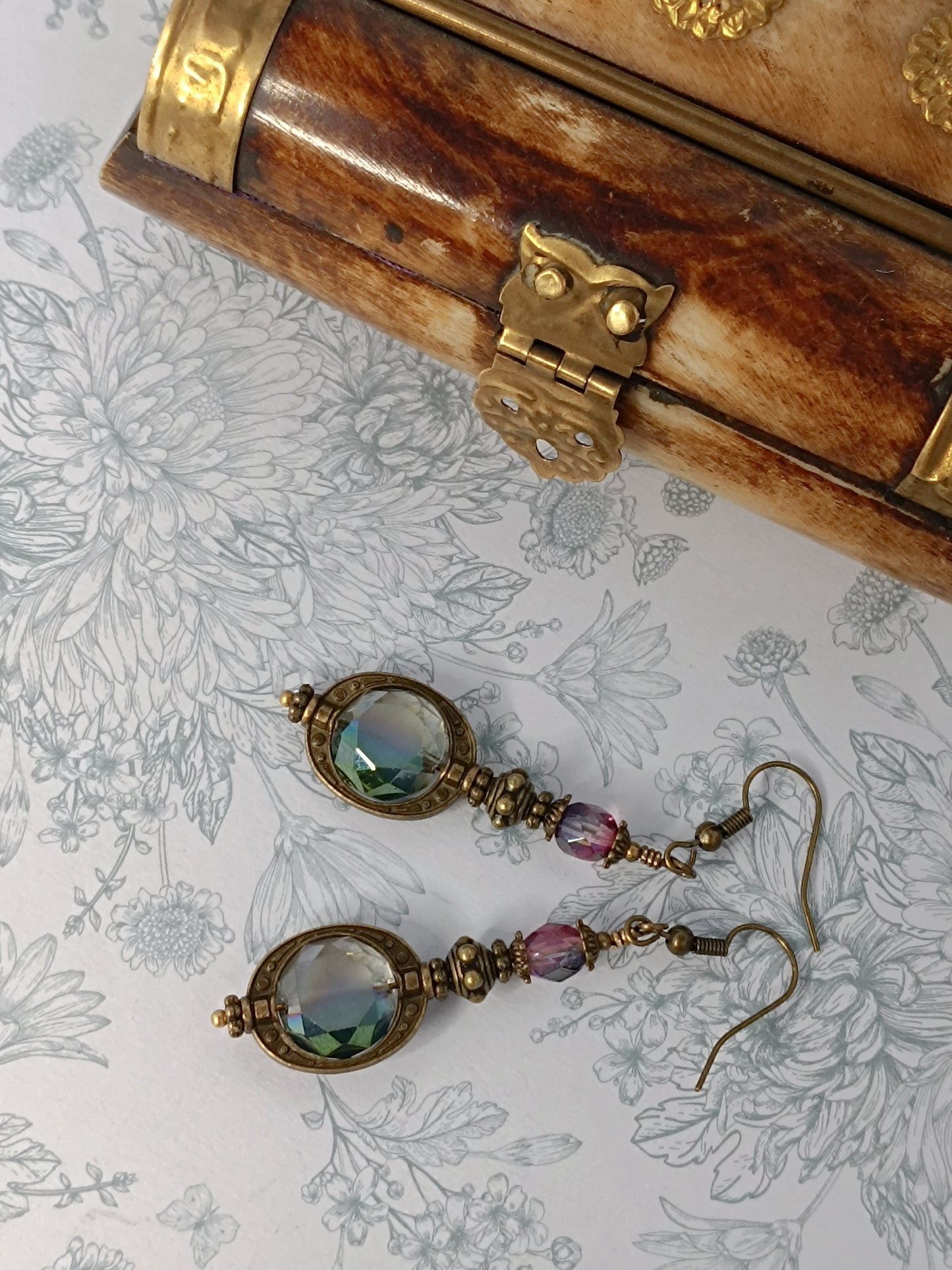 Boucles d'Oreilles Pendantes Bohème Perle Saturne - Création Artisanale