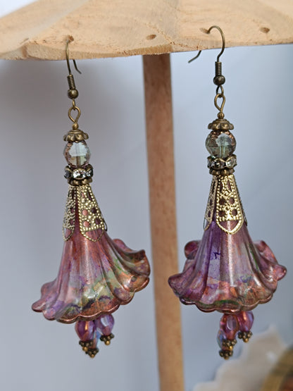 Boucles d'Oreilles Pendantes Féeriques Vertes et Violettes Perles Verre Tchèque XXL