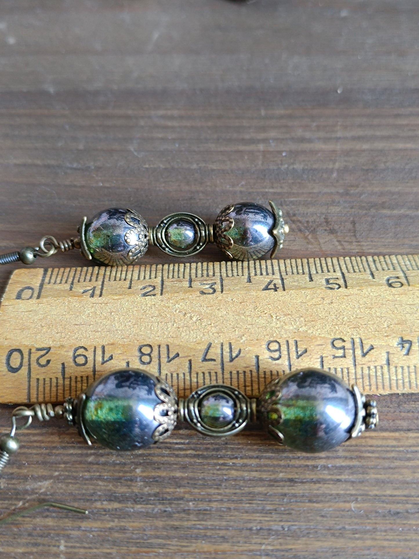 Boucles d'Oreilles Pendantes Sablier Vert Steampunk Verre Tchèque Grand Modèle 5 cm