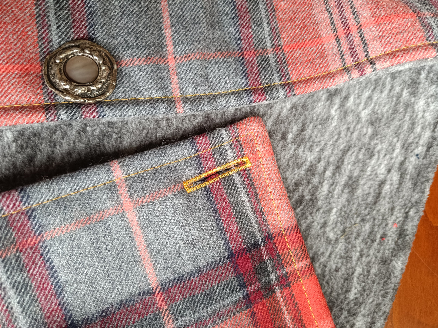 Tour de cou tartan laine doublé polaire - Bouton métal nacre et détail bronze