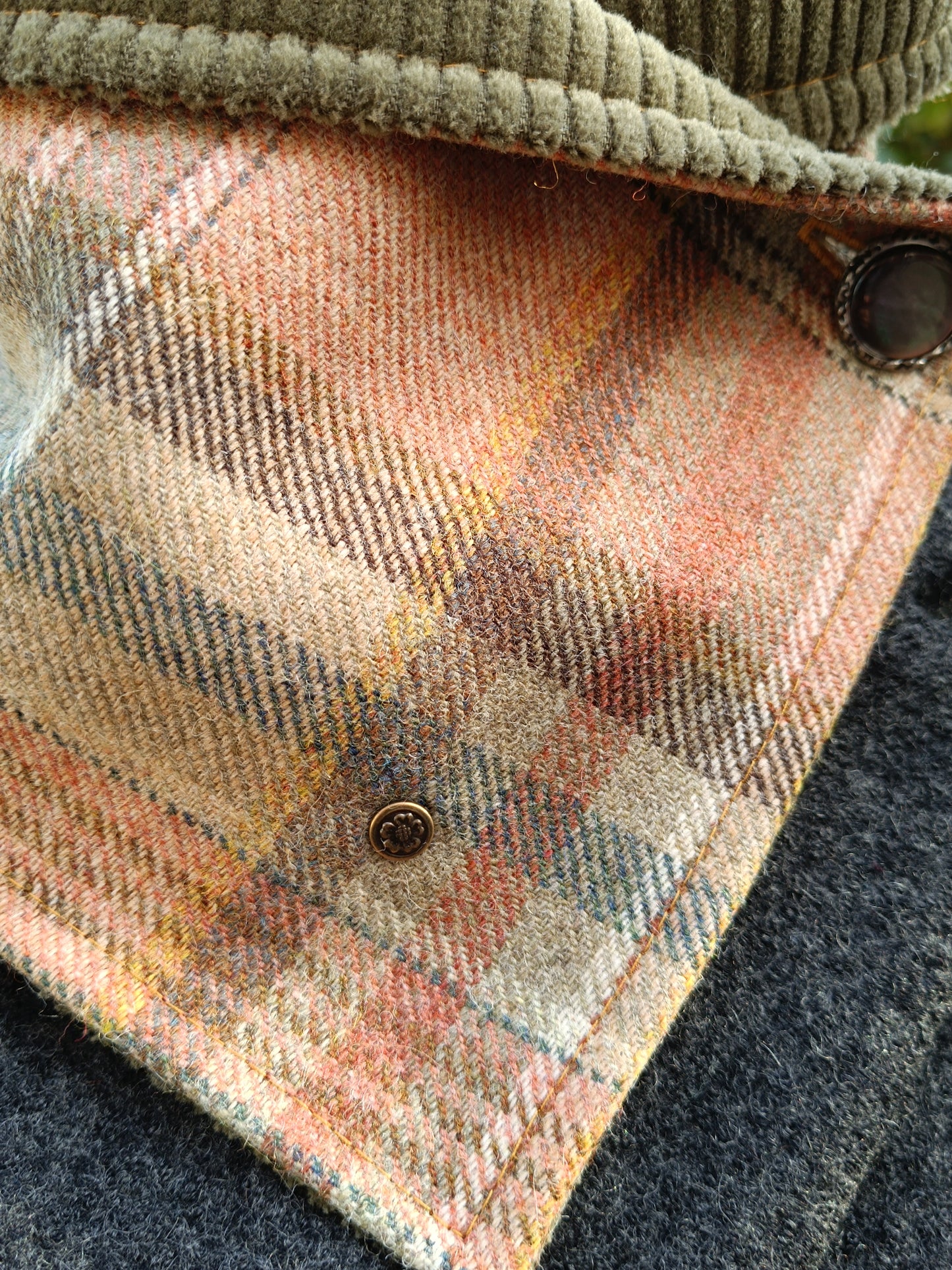 Cache Cou Tartan Velours Kaki - Bouton Nacre Vintage