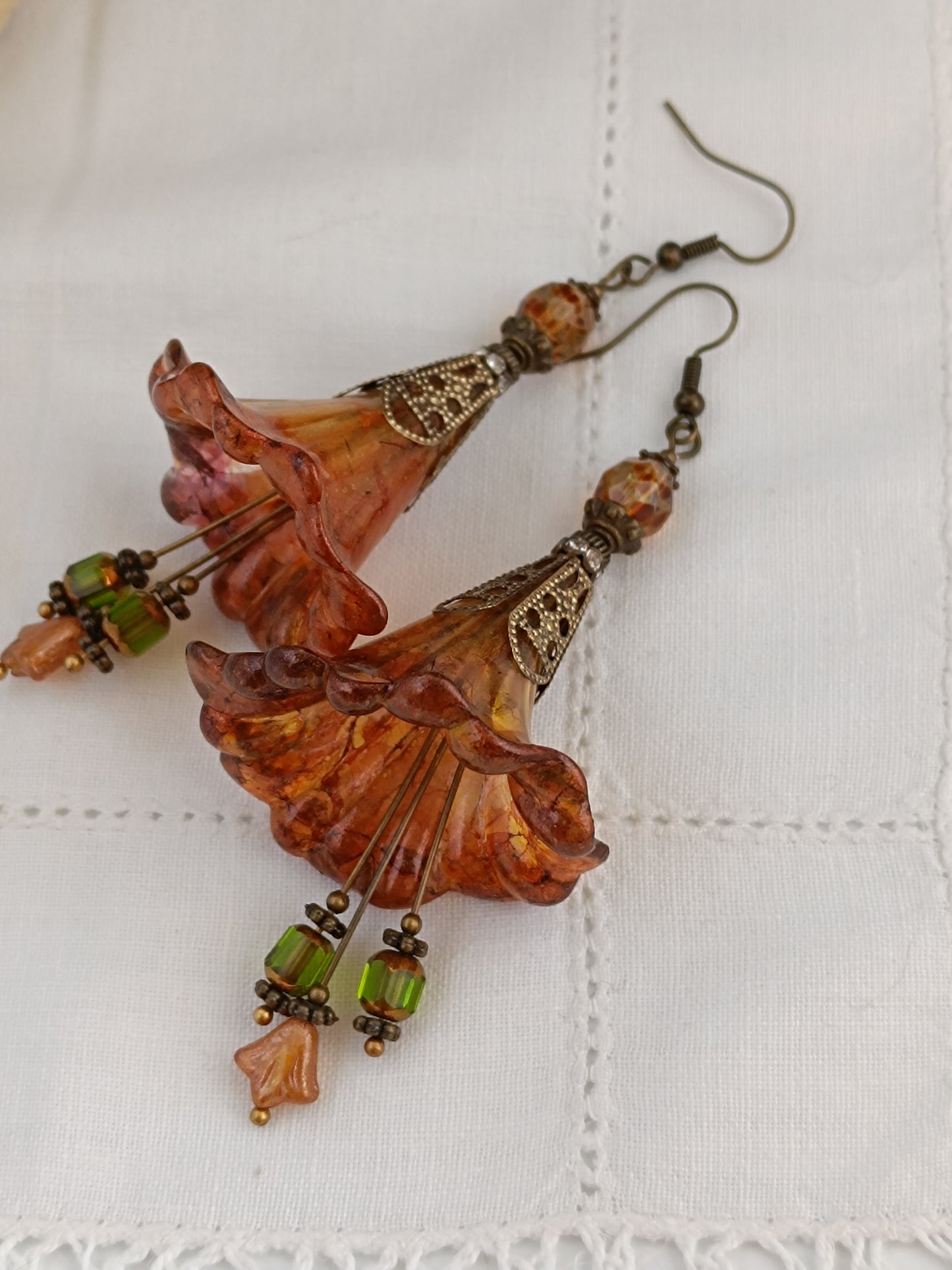 Boucles d'Oreilles Fleurs Lucite XXL - Perles Verre Tchèque