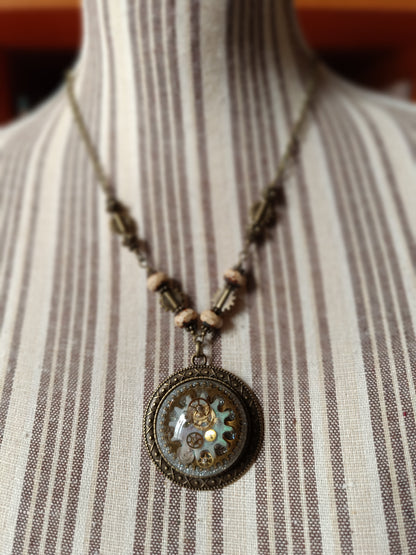 Collier Steampunk Chapelet Perles de Verre Tchèque Grand Pendentif Cabochon Résine Époxy Bronze Artisanal
