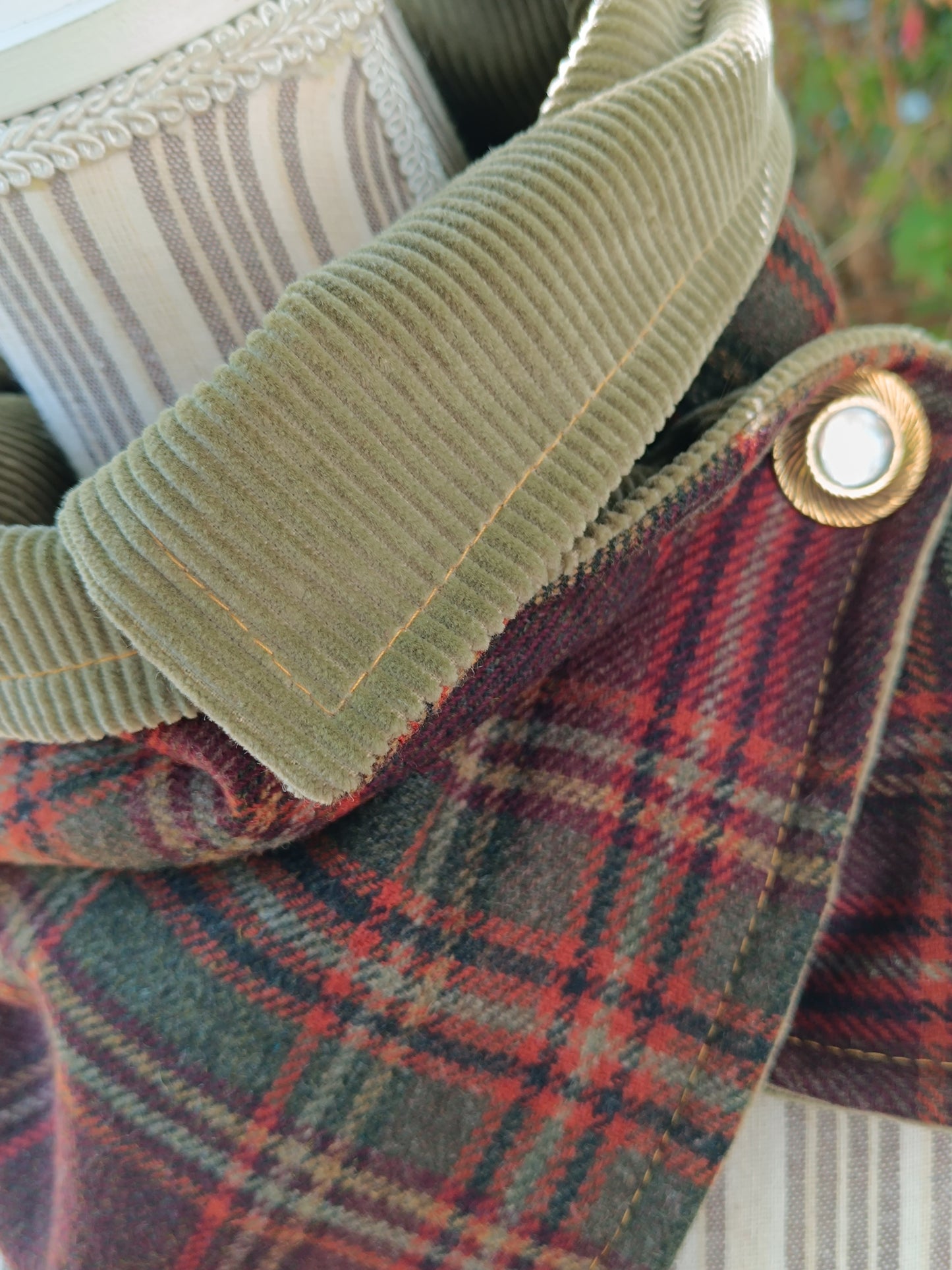 Tour de cou tartan écossais doublé velours côtelé bouton vintage métal nacre