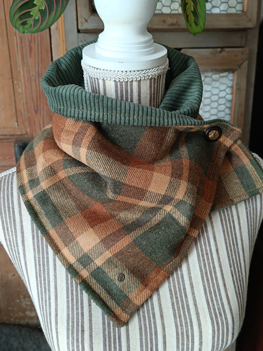 Ensemble personnalisé deux tours de cou tartan et boucles d’oreilles fleurs roses