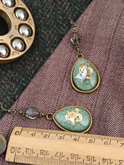 Boucles d'oreilles pendantes Steampunk gouttes vert clair - Perles verre tchèque 5cm