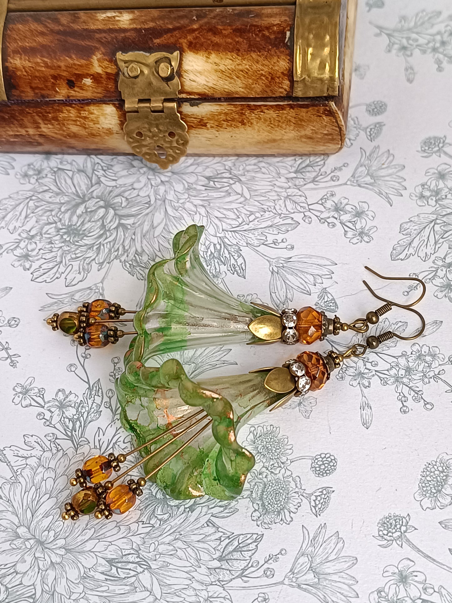 Boucles d'Oreilles Fleurs Lucite XXL - Perles Verre Tchèque