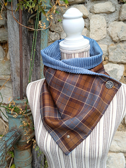Tour de cou tartan pure laine velours côtelé bleu et bouton vintage blason licorne