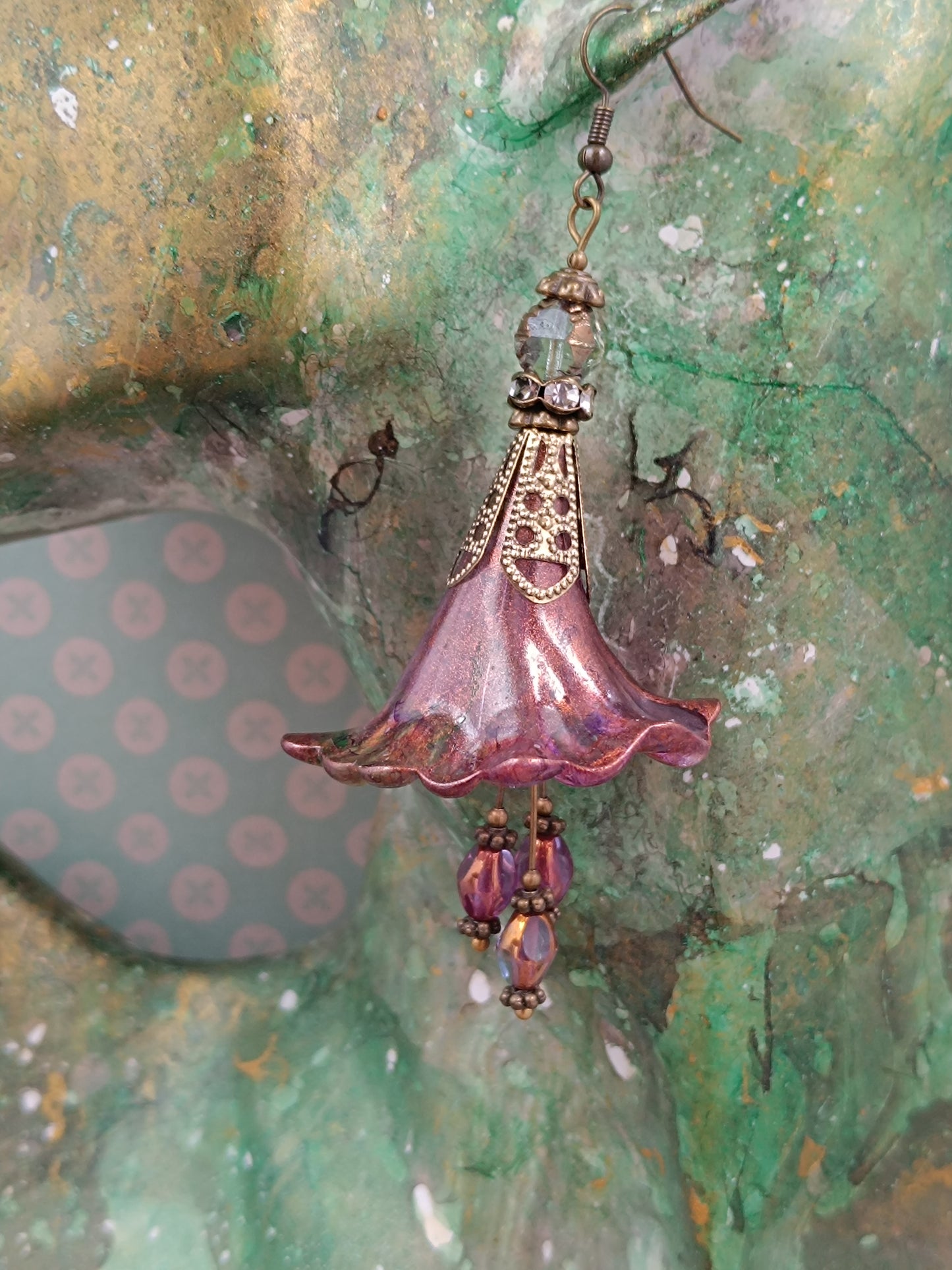 Boucles d'Oreilles Pendantes Féeriques Vertes et Violettes Perles Verre Tchèque XXL