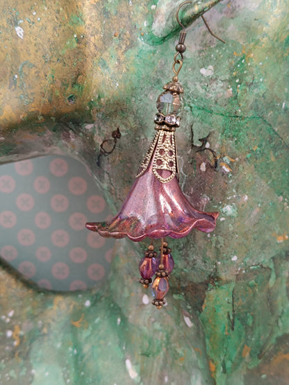 Boucles d'Oreilles Pendantes Féeriques Vertes et Violettes Perles Verre Tchèque XXL