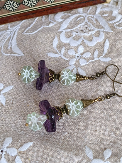 Boucles d'oreilles fleurs et fleurets verts