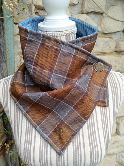 Tour de cou tartan écossais pure laine velours côtelé bleu et bouton vintage autrichien