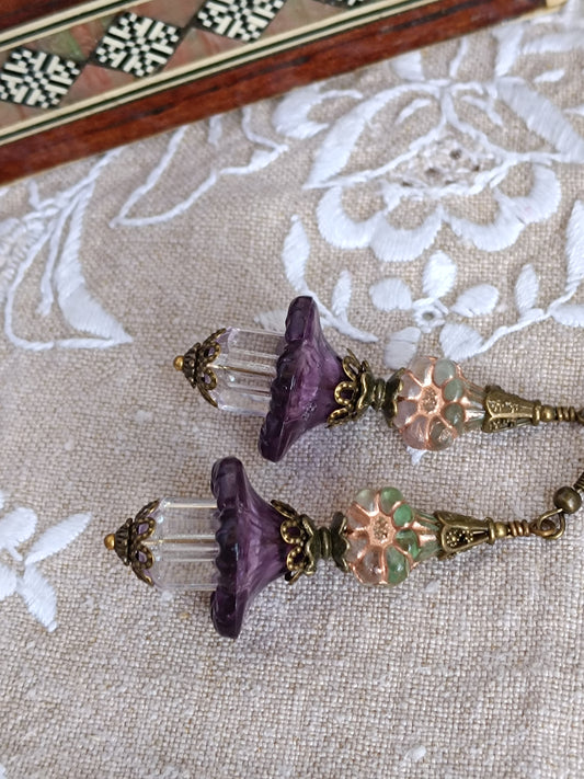 Boucles d'oreilles fleurs améthyste et fleurets verts