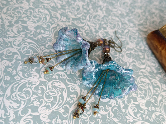 Boucles d'Oreilles Fleur Trompette mélancolique printanière