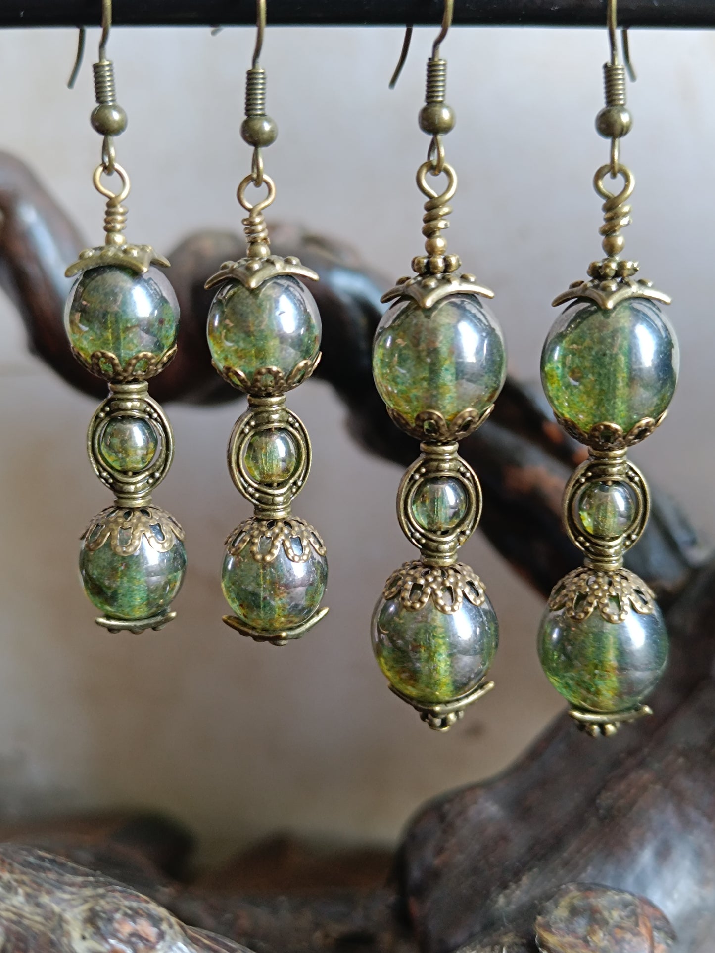 Boucles d'Oreilles Pendantes Sablier Vert Steampunk Verre Tchèque Grand Modèle 5 cm