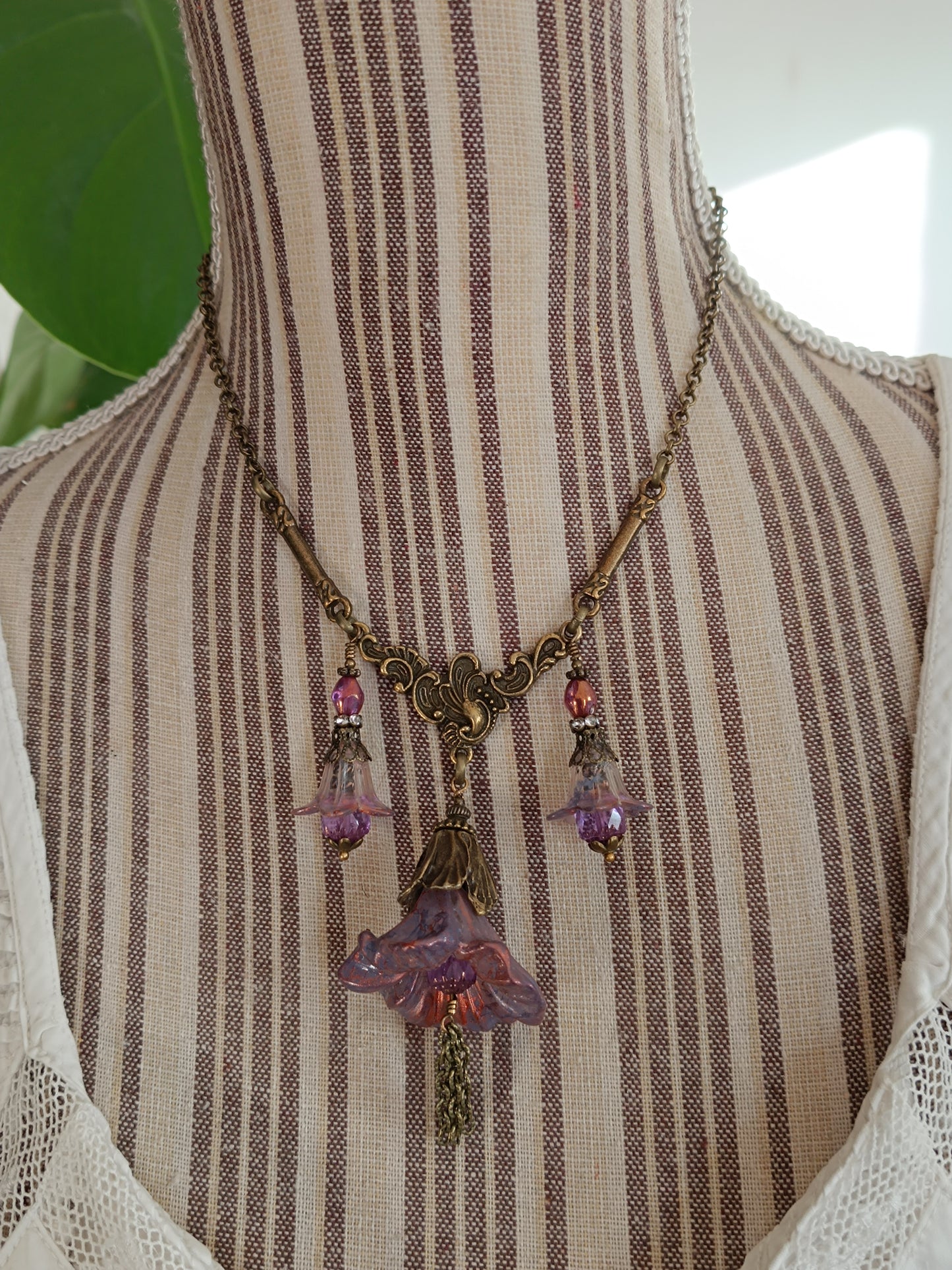 Collier Trio de Fleurs  Lucite Vintage Perles Tchèque Bronze