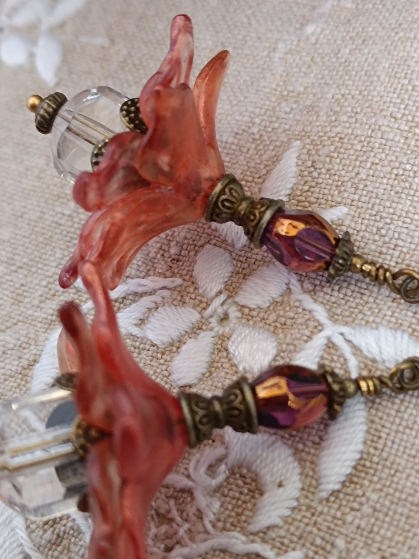Boucles d'oreilles fleurs féeriques pompons rosée du matin