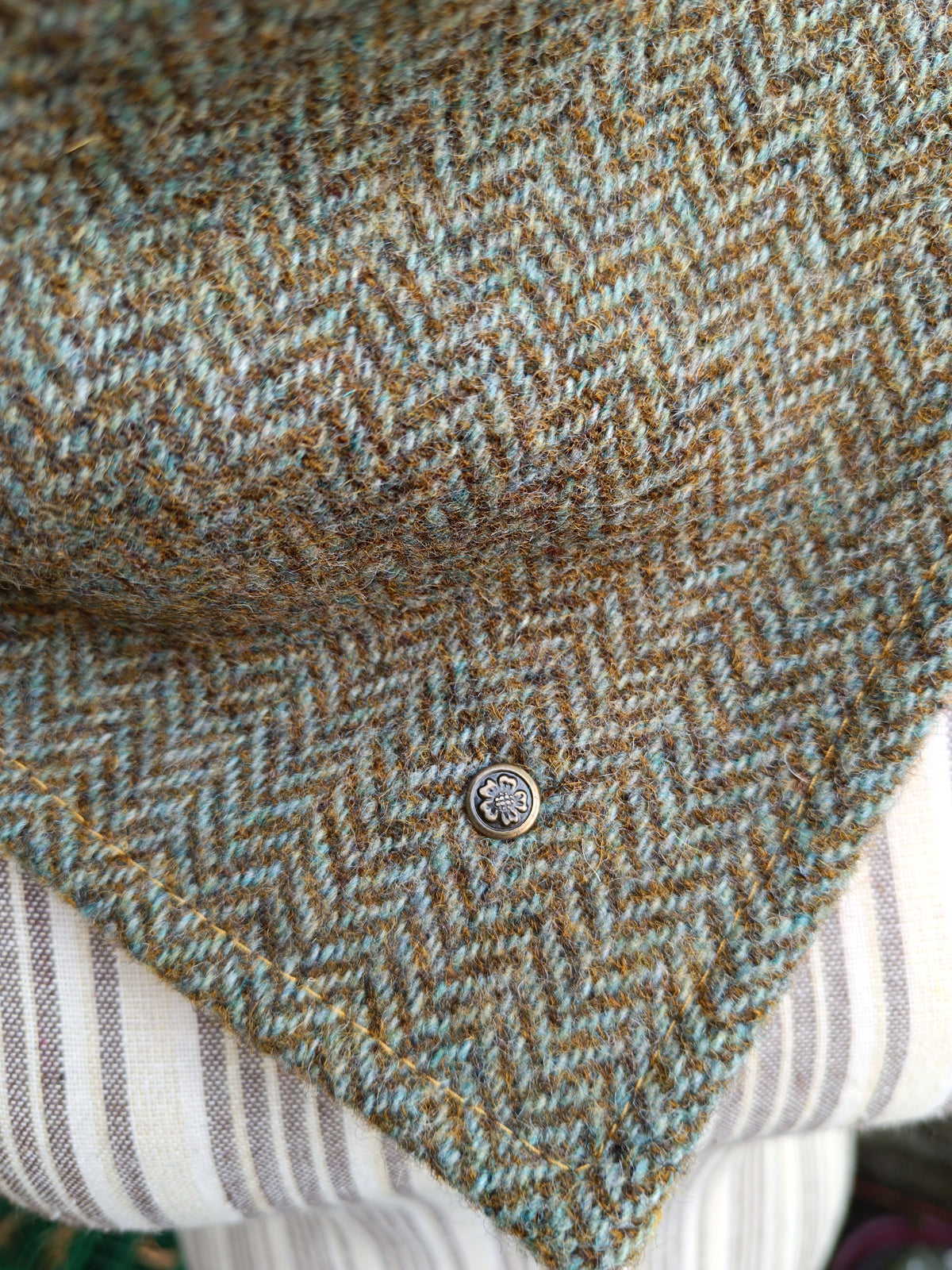 Tour de cou en tweed celtique doublé de velours côtelé bouton Poséidon