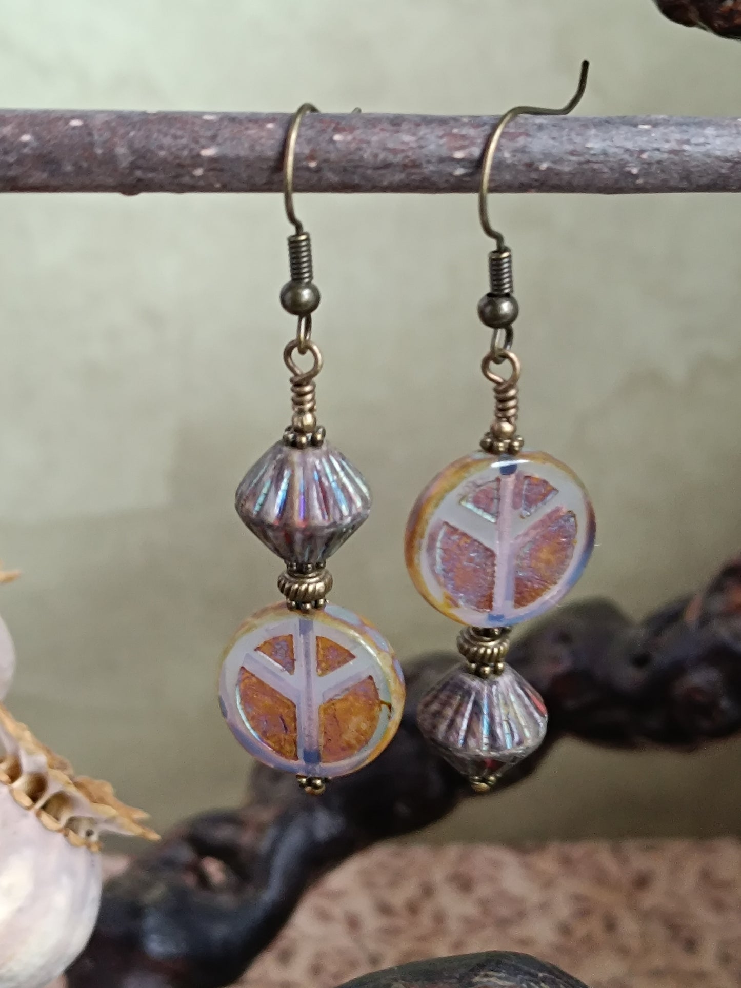 Boucles d'oreilles pendantes perles de verre tchèque style bohème mystérieux et raffiné