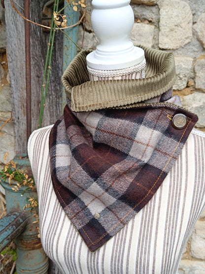 Tour de cou tartan écossais laine velours côtelé et bouton vintage autrichien