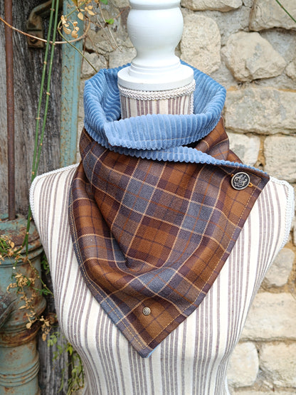 Tour de cou tartan pure laine velours côtelé bleu et bouton vintage blason licorne
