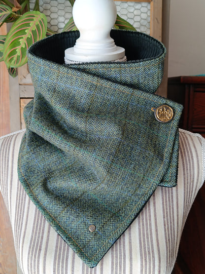 Tour de cou tweed celtique bleu vert doublé velours vert dark bouton blason héraldique vintage