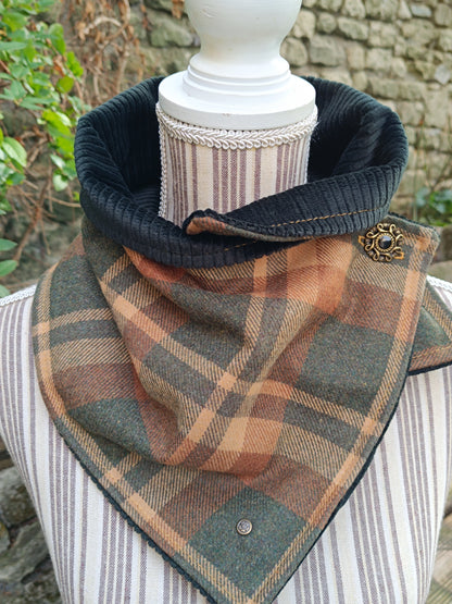 Tour de cou tartan écossais d'automne doublé de velours côtelé bouton celtique