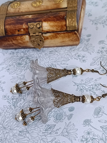 Boucles d'Oreilles Fleurs Lucite XXL Blanches - Édition Pure - Perles Verre Tchèque