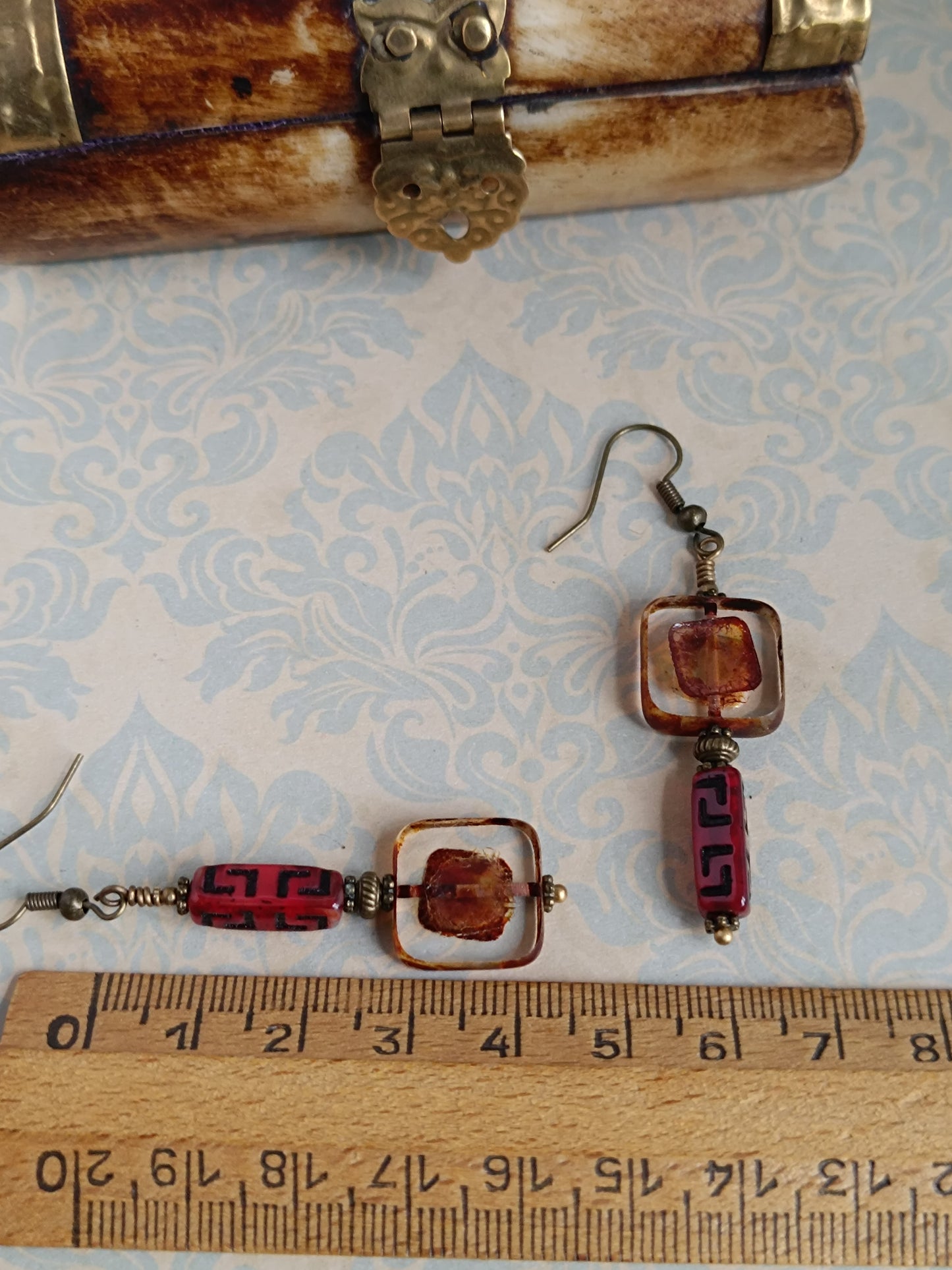 Boucles d'oreilles pendantes perles de verre tchèque géométriques asymétriques